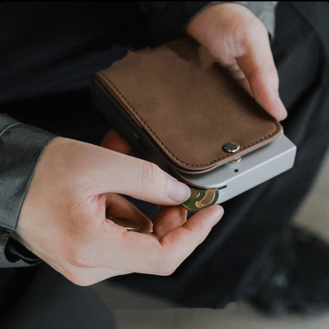 Pocket-Size Cash & Card Wallet with Fast Coin Release Design