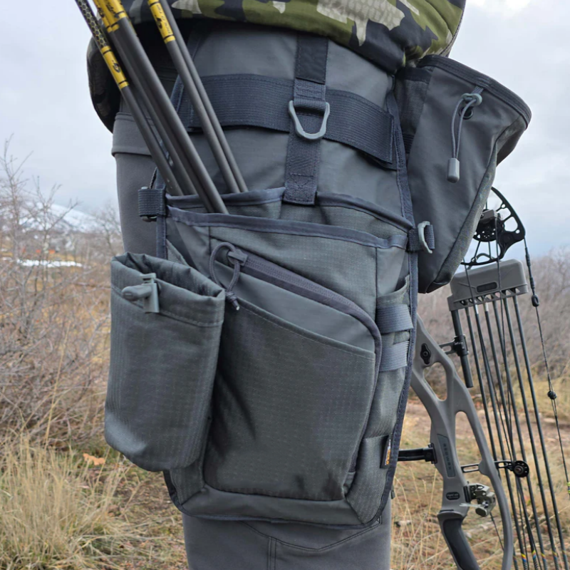 Quick-Access Archery Hip Quiver with Multi-Pocket Storage