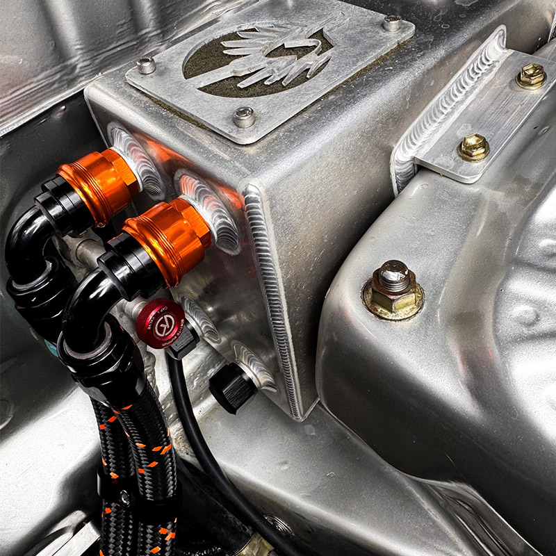 High-Performance Coupling – Secure Fuel & Oil Connection