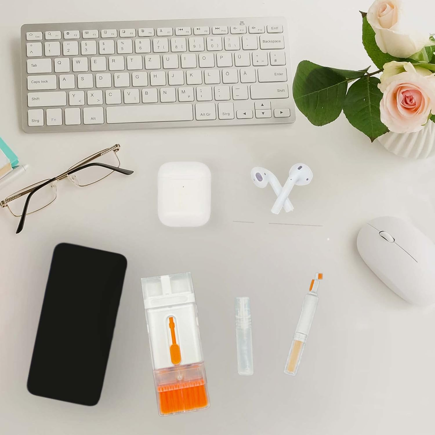 8-in-1 Ultimate Tech Cleaning Kit – Screens, Keyboards & AirPods Perfectly Clean