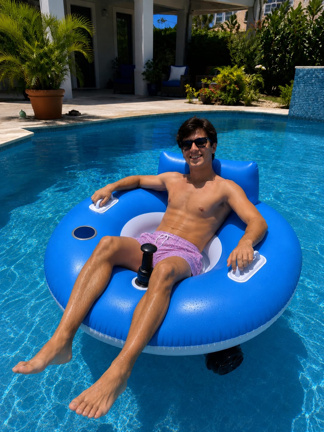 Motorized Inflatable Pool Float – Battery Powered Water Lounger Chair with Dual Propellers