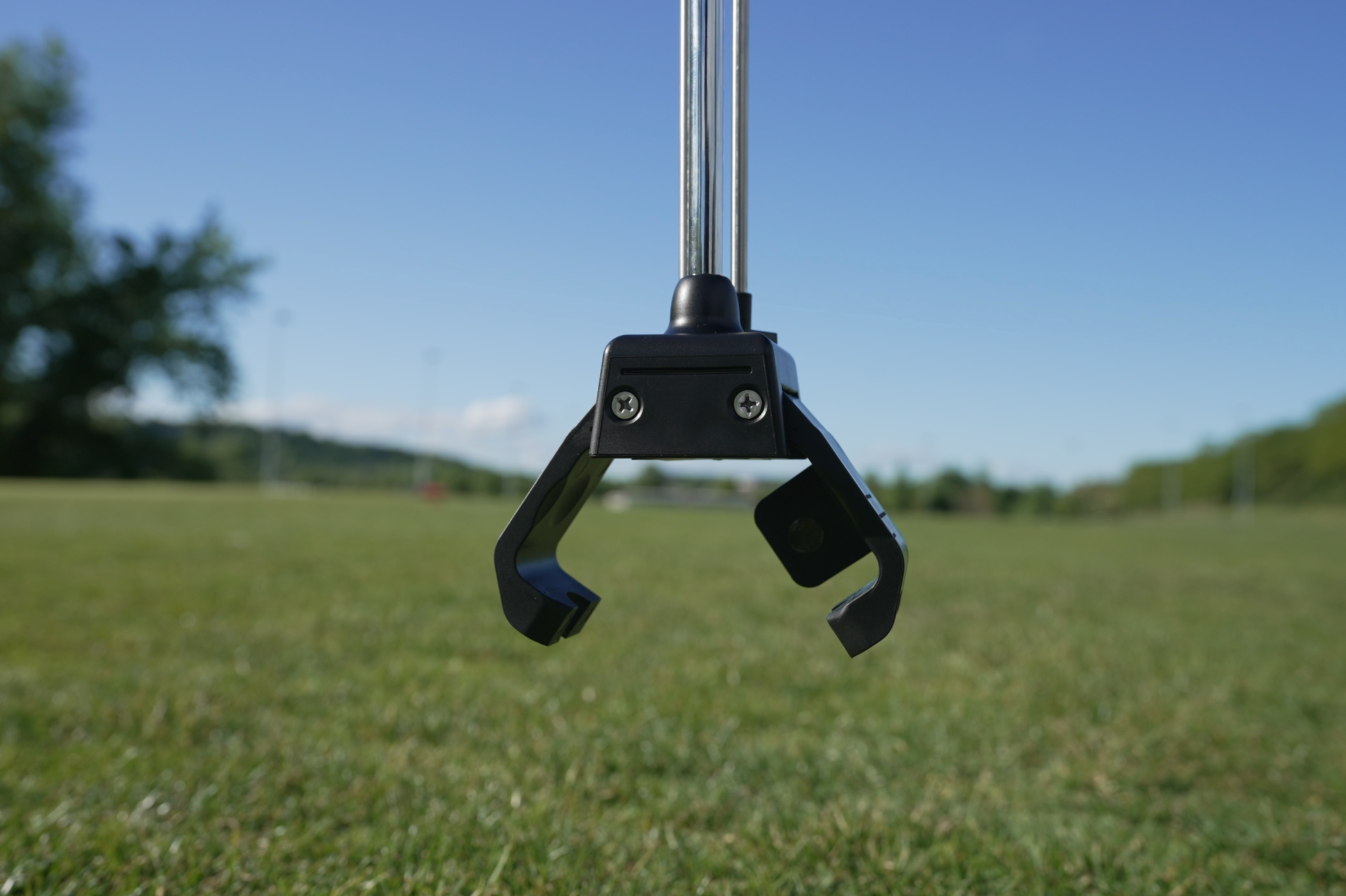 Universal Golf Tee Holder – Multi-Functional Divot Tool and Ball Marker Pocket Organizer