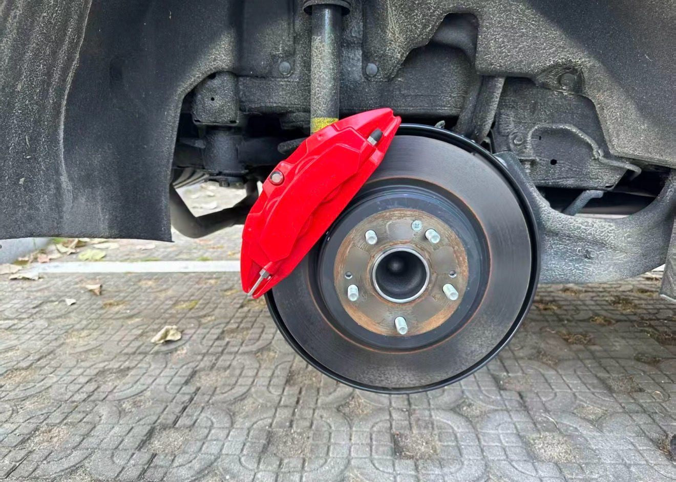 High-Quality Brake Caliper Covers – Heat-Resistant Universal Wheel Hub Decoration Set