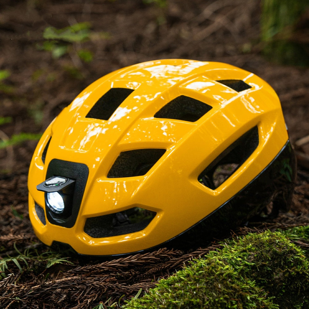 Smart Cycling Helmet with Wireless Headlight, Taillight & Turn Signals – Protective Safety Cap